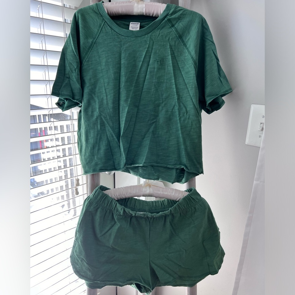Women’s PINK Short Set…